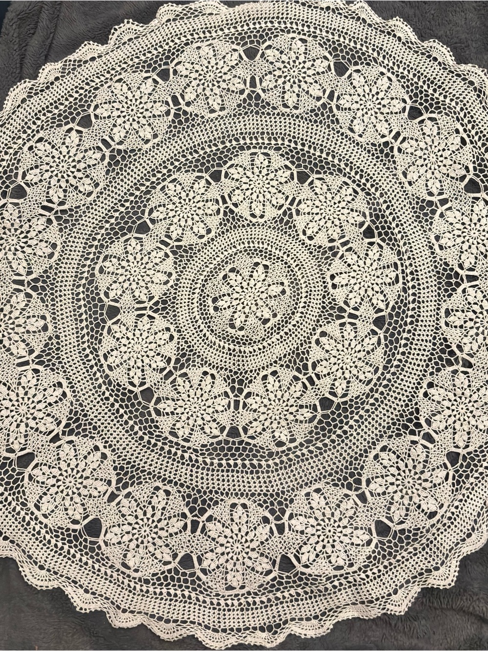Vintage-Inspired Cream Crochet Wall Doily - Home Wall Decor